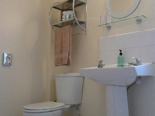 Bed and Breakfast Crofton Guest House 3