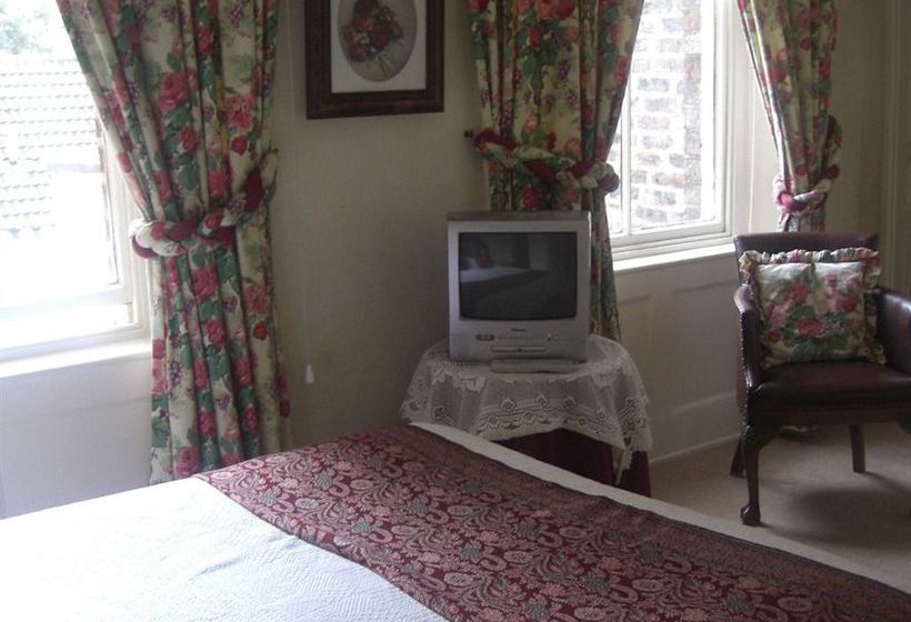 Pension 23 St Mary's