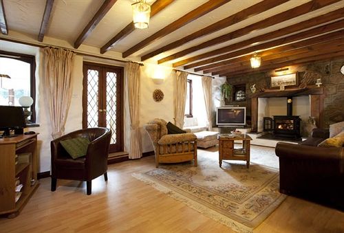 Little Grey Cottage B&b 5