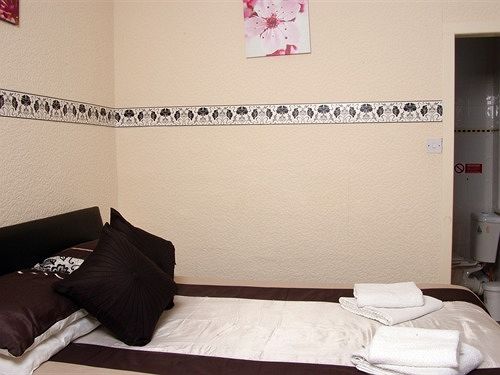 Pension The Shepperton 11