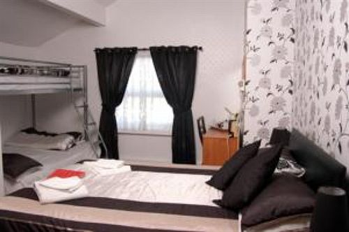 Pension The Shepperton 17