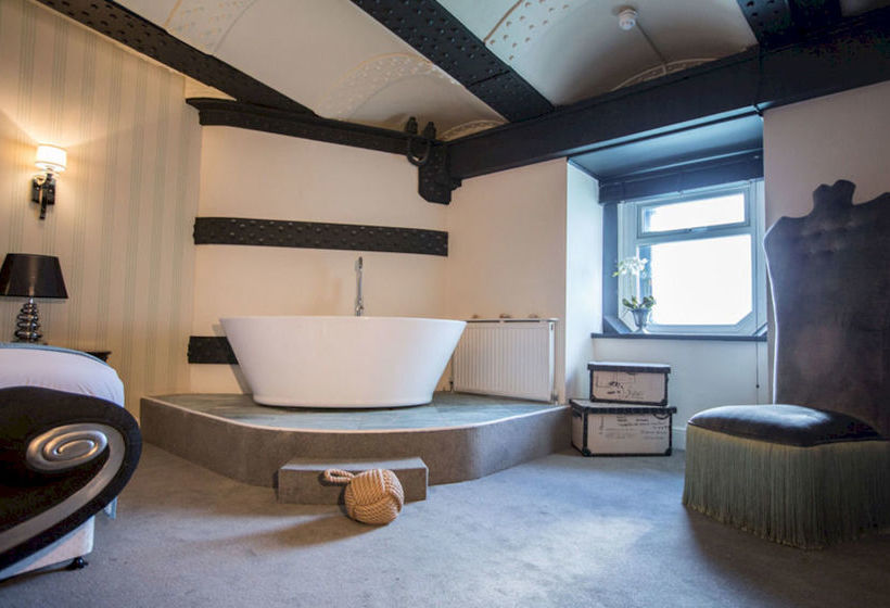 Hotel No Man's Fort 2