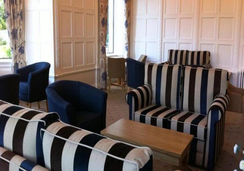 Hotel Treloyhan Manor