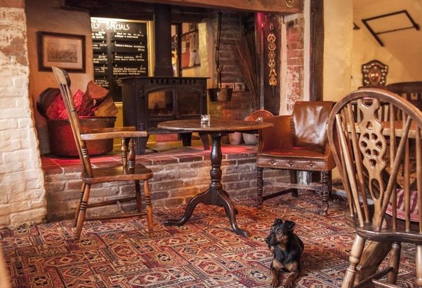 Hotel The Hatchet Inn 7