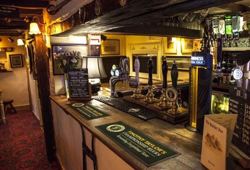 Hotel The Hatchet Inn 8