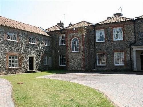 Mjb Langham Hall Apartments 1