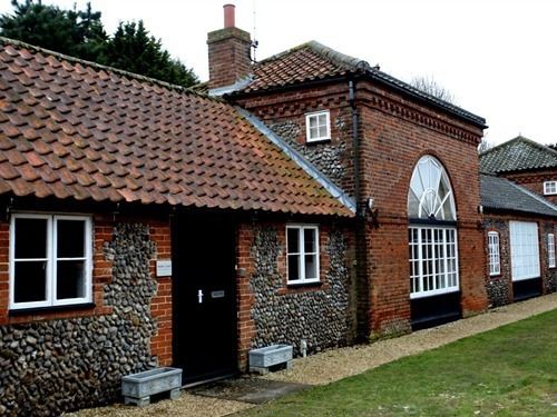 Mjb Langham Hall Apartments 12