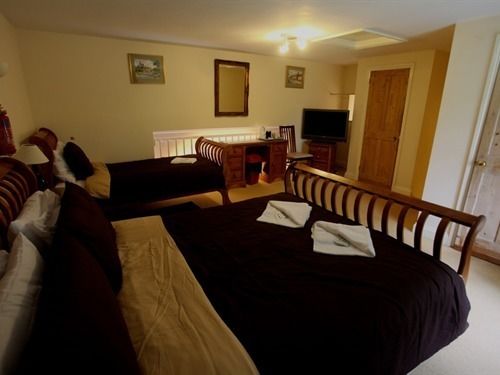 Mjb Langham Hall Apartments 13