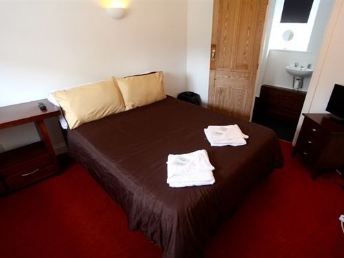 Mjb Langham Hall Apartments 14