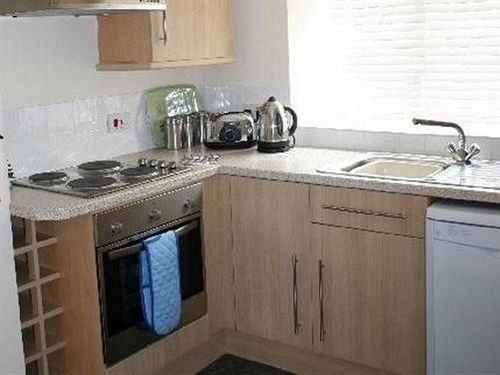 Mjb Langham Hall Apartments 4