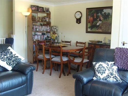 Alkham Valley View Bed & Breakfast 11