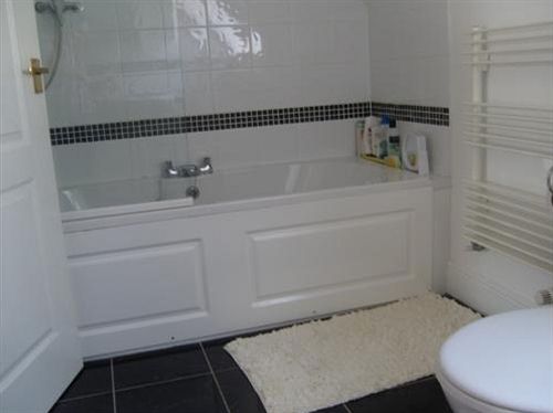 Alkham Valley View Bed & Breakfast 12