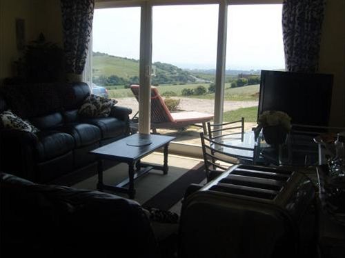 Alkham Valley View Bed & Breakfast 4