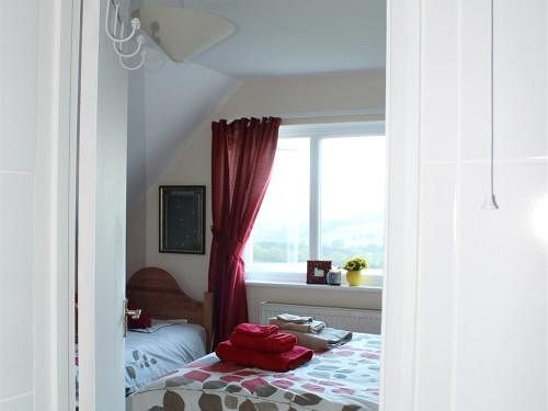 Alkham Valley View Bed & Breakfast 8