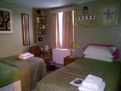 The Bench Mark B&b 11