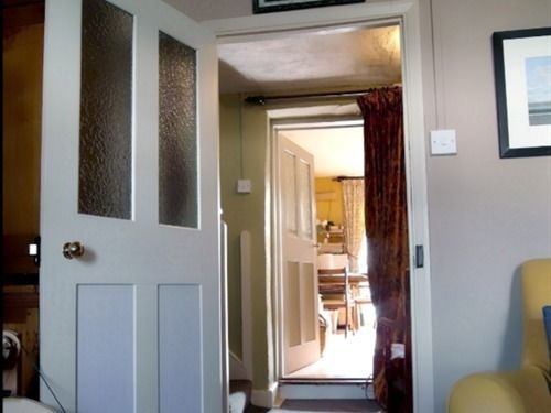 The Bench Mark B&b 4