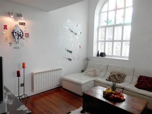 Boutique Serviced Apartments 9