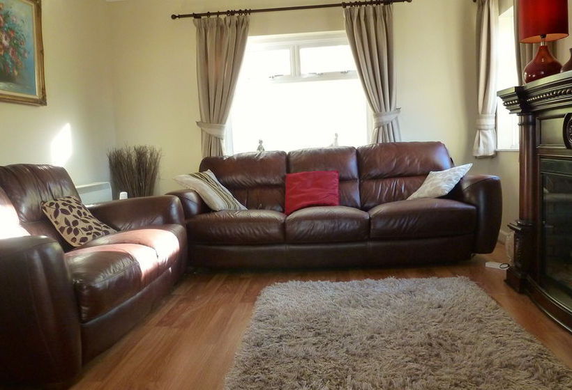 Grassmead Grasscroft 12