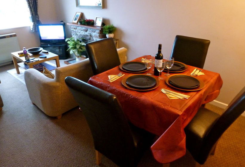 Grassmead Grasscroft 2