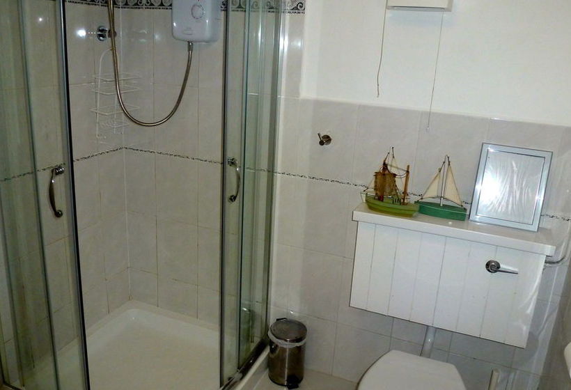 Grassmead Grasscroft 8