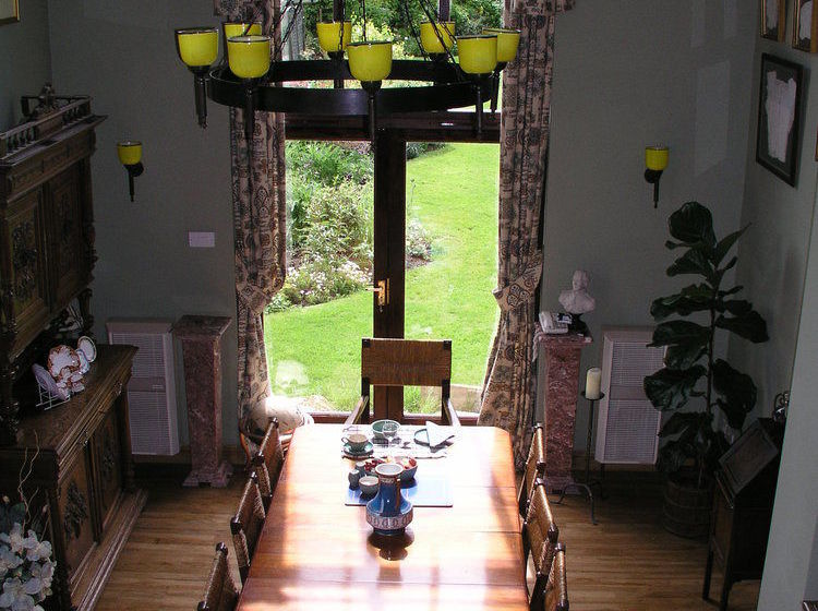 Silverstone Bed And Breakfast 12