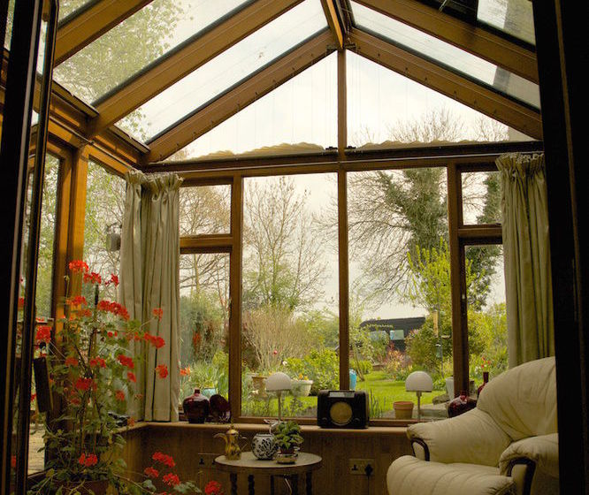 Silverstone Bed And Breakfast 15