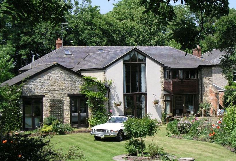 Silverstone Bed And Breakfast 2