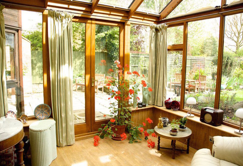 Silverstone Bed And Breakfast 9