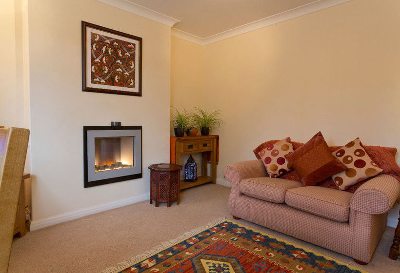 Poplar House Serviced Apartments