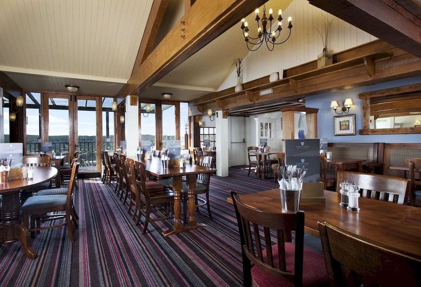 Hotel County Arms 12