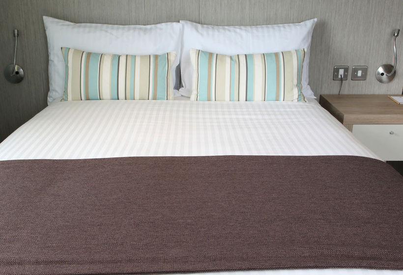 Hotel County Arms 14