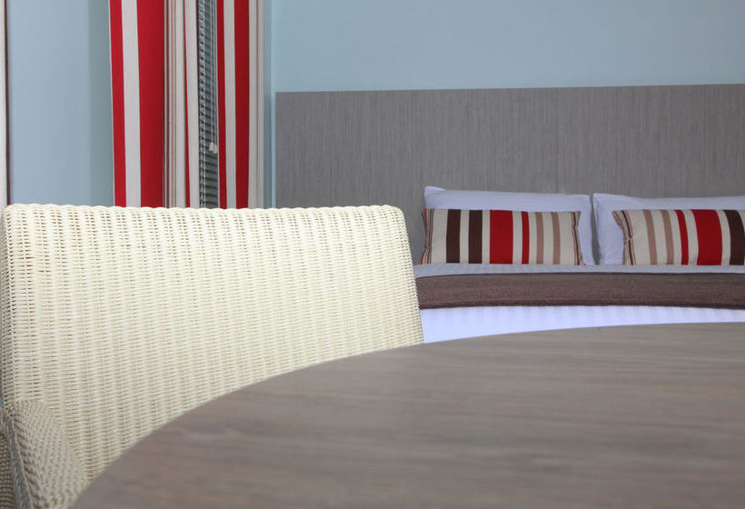 Hotel County Arms 16