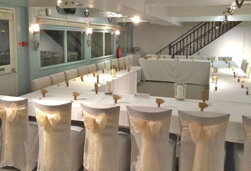 Hotel County Arms 20