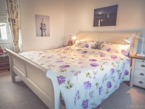 Bed & Breakfast Stone S Throw Cottage 4