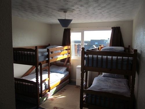 Breakers Lodge Hostel 1