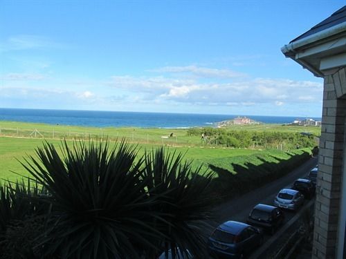 Breakers Lodge Hostel 7