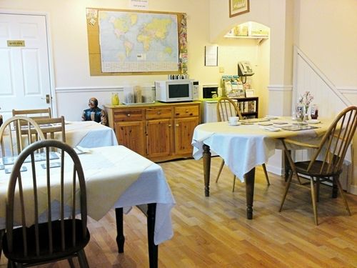 Crestwell House Bed & Breakfast 2