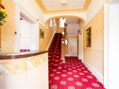 Pension (Hôtel basse catégorie) Wyvern 8