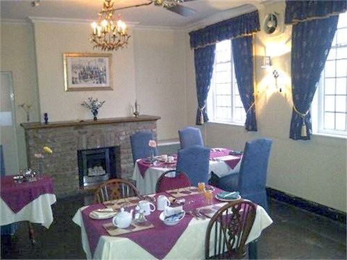 Bed and Breakfast Vs King William