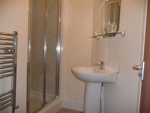 Pier View Hotel And Apartments