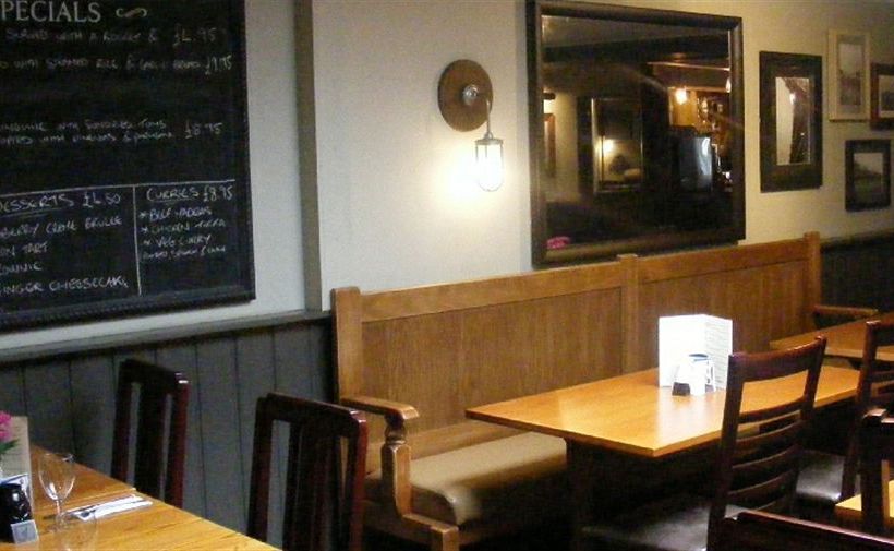 Pension (Hôtel basse catégorie) The Fountain Tavern 8