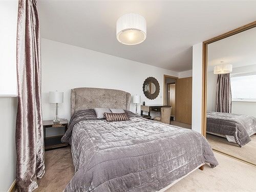 Pinnacle Apartments Central 1