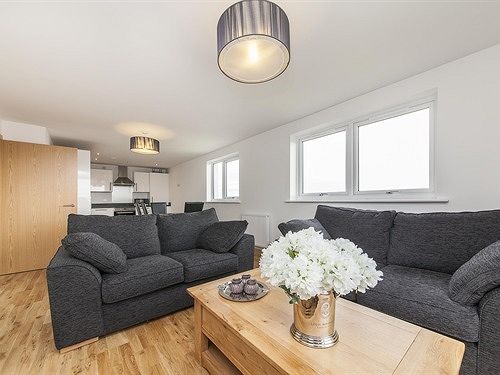 Pinnacle Apartments Central 4