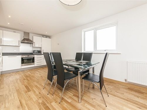 Pinnacle Apartments Central 6