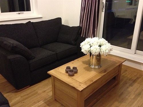 Pinnacle Apartments Central 7