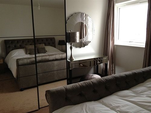 Pinnacle Apartments Central 9