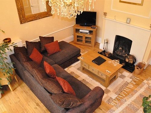 Newmarket Boutique Apartments 10