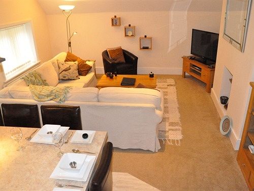 Newmarket Boutique Apartments 12