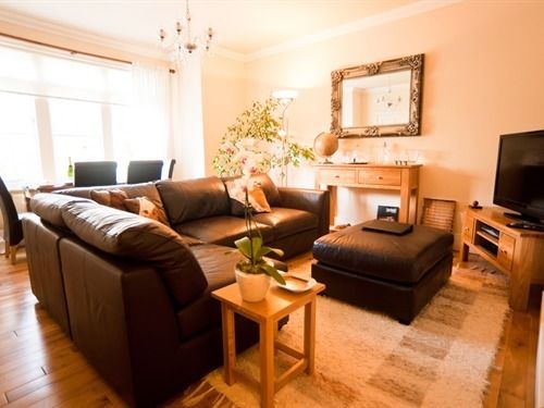 Newmarket Boutique Apartments 17