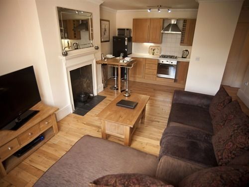 Newmarket Boutique Apartments 18